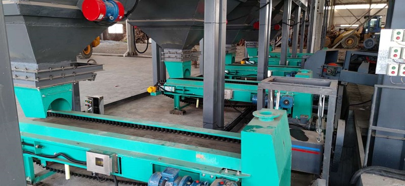 1680598628212690.jpg 銣意環(huán)保-5臺帶式給料機.jpg